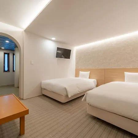 Resi Stay Hachi Inn Kyoto Exterior photo
