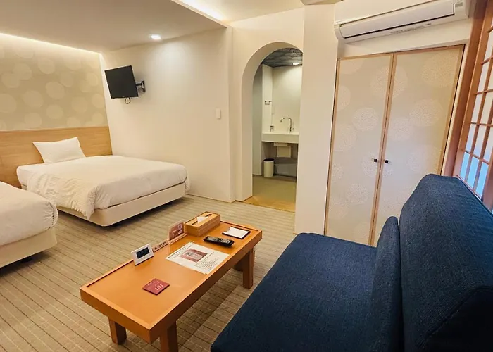 Hachi Inn